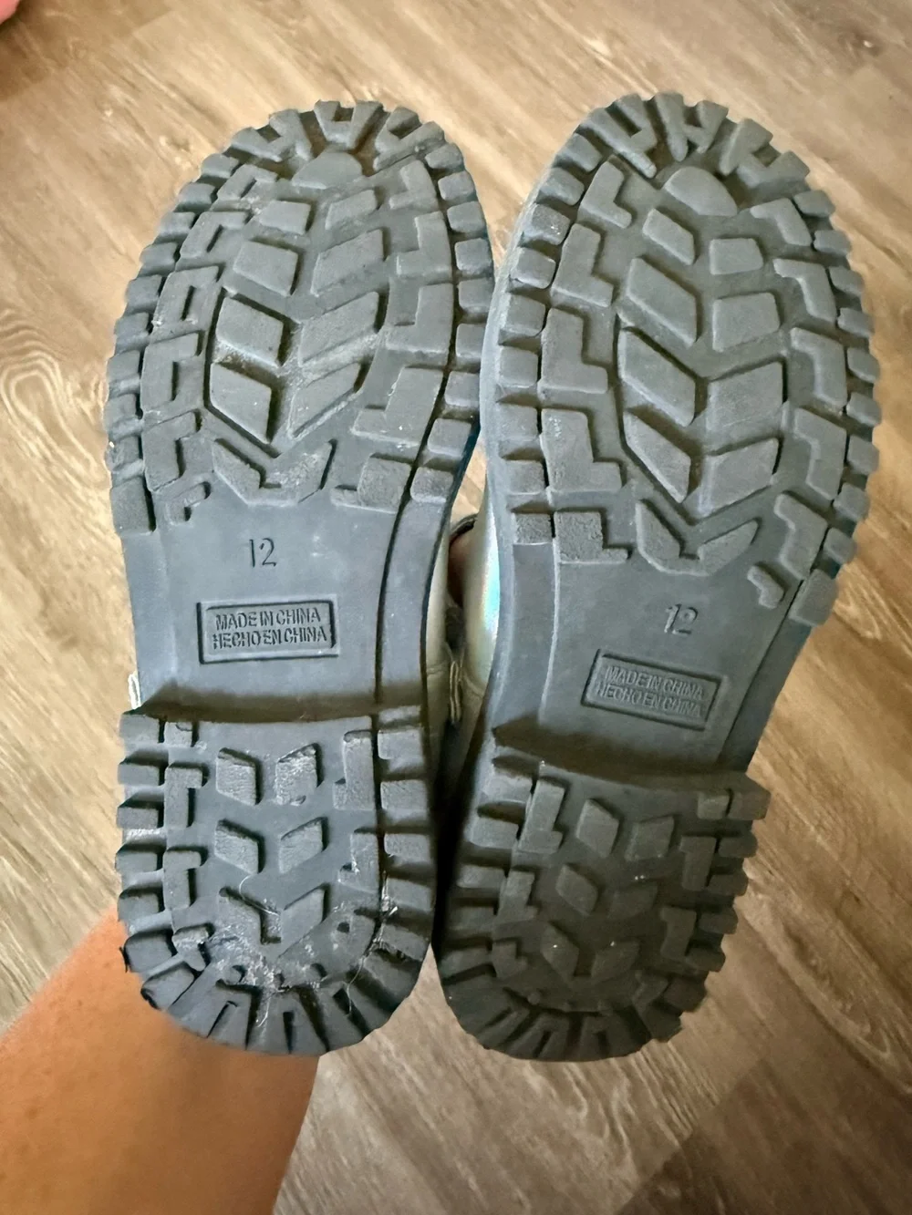 Girl’s Old Navy Silver Metallic chunky Mary Janes